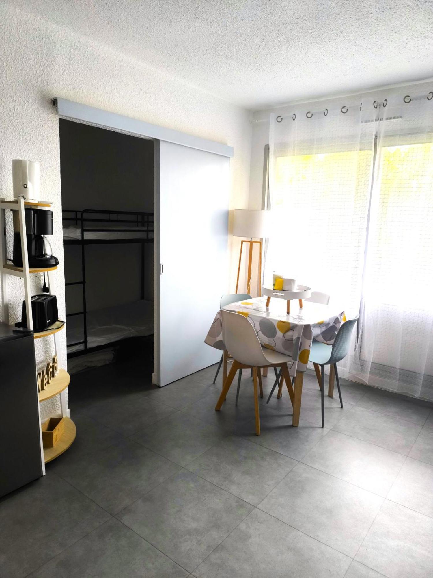La Desirade Avec Parking- Port - Wifi Couchage En 160 Neuf Apartment Agde Exterior photo