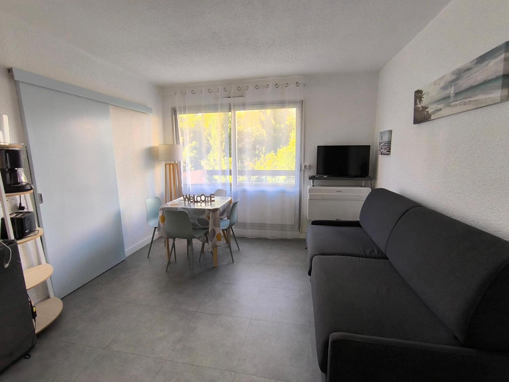 La Desirade Avec Parking- Port - Wifi Couchage En 160 Neuf Apartment Agde Exterior photo